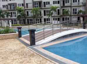 Kolam Renang Budget Loft at Monteluce