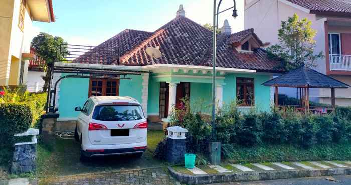 Bangunan Villa Tamie Bumi Ciherang