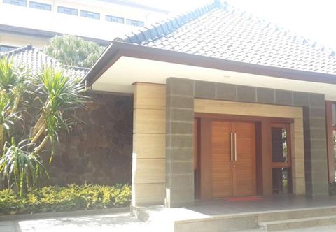 Exterior Teuku Angkasa 14 Guest House