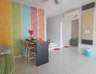 Lobi 2 Super OYO 89930 Golden Guest House