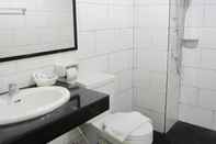 Toilet Kamar Tiya House