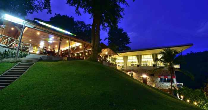 Lobby Pechmaneekan Beach Resort