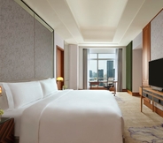 Kamar Tidur 5 The Ritz-Carlton Jakarta, Pacific Place Hotel 