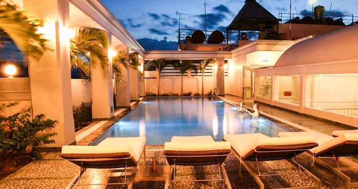 Swimming Pool Rembrandt Hotel Nha Trang 