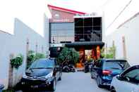 ภายนอกอาคาร Kamariska Hostel near Juanda Airport Surabaya