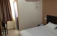 Kamar Tidur 3 New Golden Star Hotel