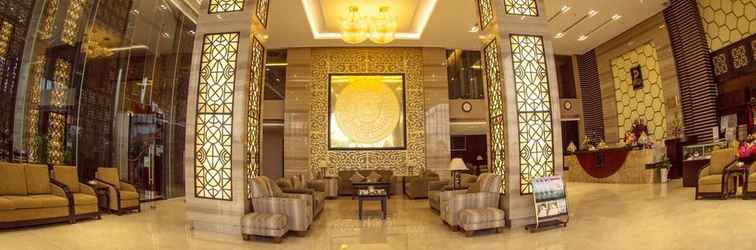 Lobi Halong Palace Hotel