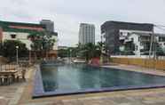 Kolam Renang 4 Elegant Homestay 96 Apartment