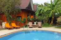 Swimming Pool Pludhaya Resort & Spa