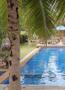 SWIMMING_POOL Isle Beach Resort