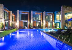สระว่ายน้ำ 3 Peace Blue Naiharn Naturist Resort Phuket