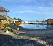 Kolam Renang 4 7AR Golden Beach Resort and Restaurant