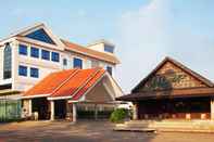 Luar Bangunan NH Elegant Hotel