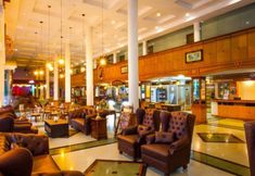 Lobby 6 NH Elegant Hotel