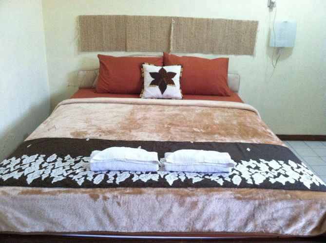 BEDROOM Simple Room near UNY at Mrican Homestay