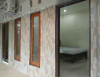 Luar Bangunan 2 Pavilliun Syariah 2 near Monjali at Homestay Surya