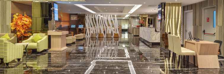 Lobby Platinum Adisucipto Yogyakarta Hotel & Conference