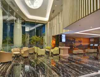 Lobi 2 Platinum Adisucipto Yogyakarta Hotel & Conference