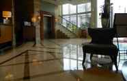 Lobi 7 The Avenue Plaza Hotel