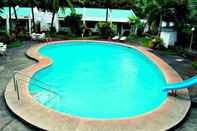 Swimming Pool El Oriente Beach Resort