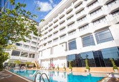 สระว่ายน้ำ 2 Seeharaj Hotel