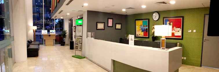 Sảnh chờ Whiz Prime Hotel Sudirman Pekanbaru