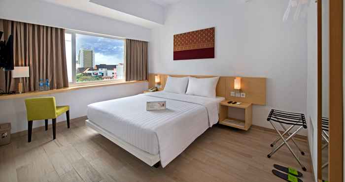 Phòng ngủ Whiz Prime Hotel Sudirman Pekanbaru