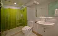 In-room Bathroom 7 Whiz Prime Hotel Sudirman Pekanbaru