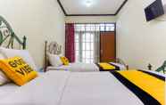 Kamar Tidur 6 Hotel Astria Graha