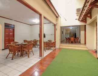 Lobby 2 Hotel Astria Graha