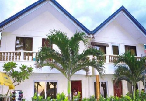 Exterior La Fiesta Beachfront Resort
