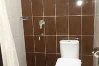 Toilet Kamar Teloe Lodge Bed & Breakfast