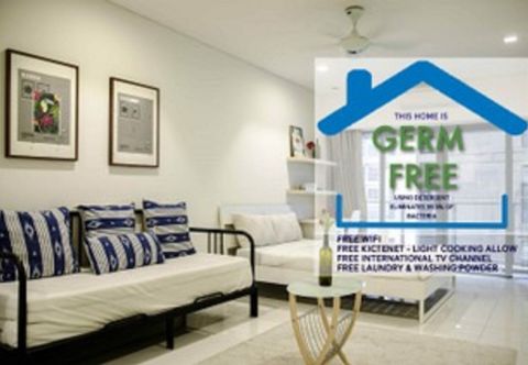 Bedroom Mercu Summer Suite @ Penguin Home