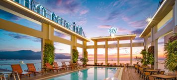 Hồ bơi 2 Diamond Sea Hotel