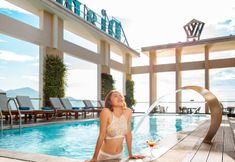 Hồ bơi 4 Diamond Sea Hotel