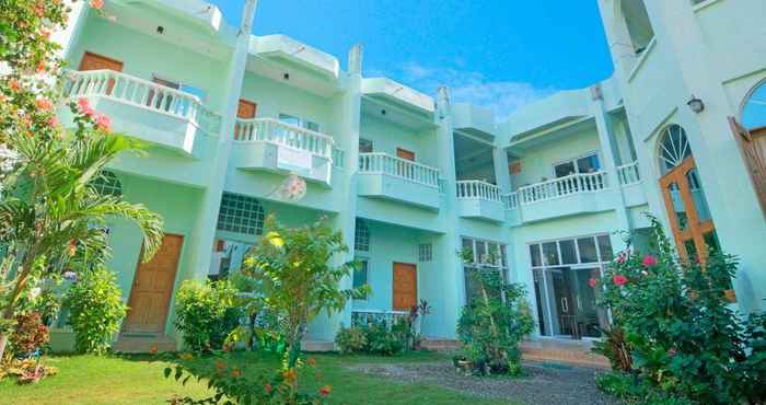 Bangunan Shorebreak Boracay Resort