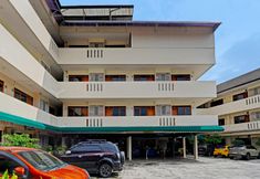 Bangunan 6 OYO 1699 Verona Near RS TNI AU Salamun