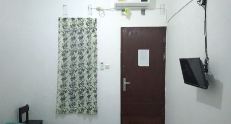 Sảnh chờ 2 Economic Room with AC near Pondok Gede Plaza (RR1)