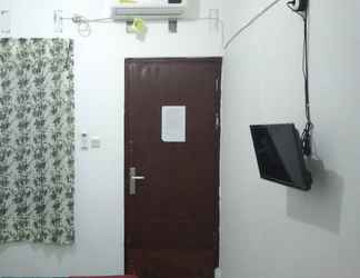 Lobi 2 Economic Room with AC near Pondok Gede Plaza (RR1)