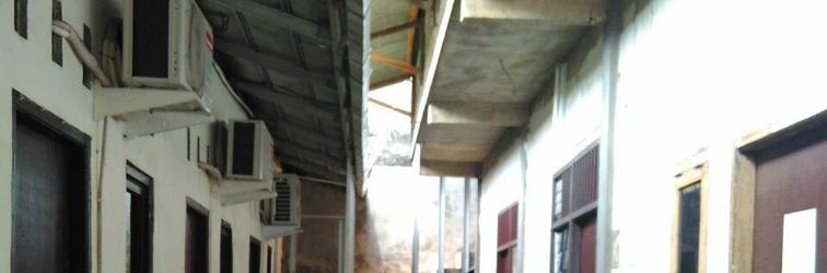 Sảnh chờ Economic Room with AC near Pondok Gede Plaza (RR1)