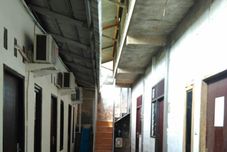 Sảnh chờ Economic Room with AC near Pondok Gede Plaza (RR1)