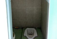In-room Bathroom 5 Low-cost Room near TMII (RR2)