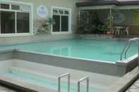 Kolam Renang I's Plant Hotel and Restaurant