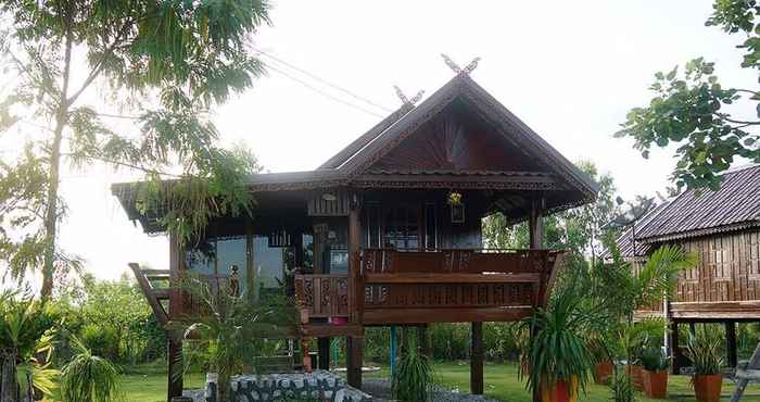 Exterior Ban Ruen Mai Ngam Resort