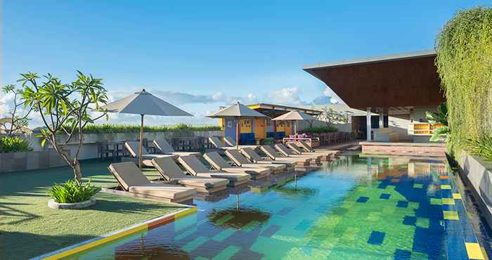 Swimming Pool Vasanti Kuta Hotel