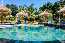 Swimming Pool EkasBreaks Resort