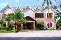 Bangunan Coral Sea Resort
