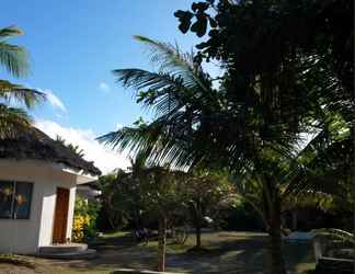 Luar Bangunan 2 John Lhea Beach Cottages