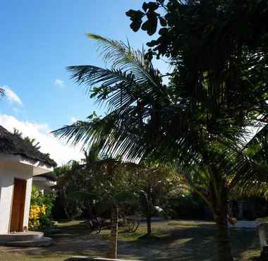 Bangunan 2 John Lhea Beach Cottages