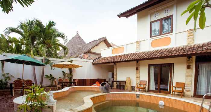 Swimming Pool Esterin Villa Seminyak